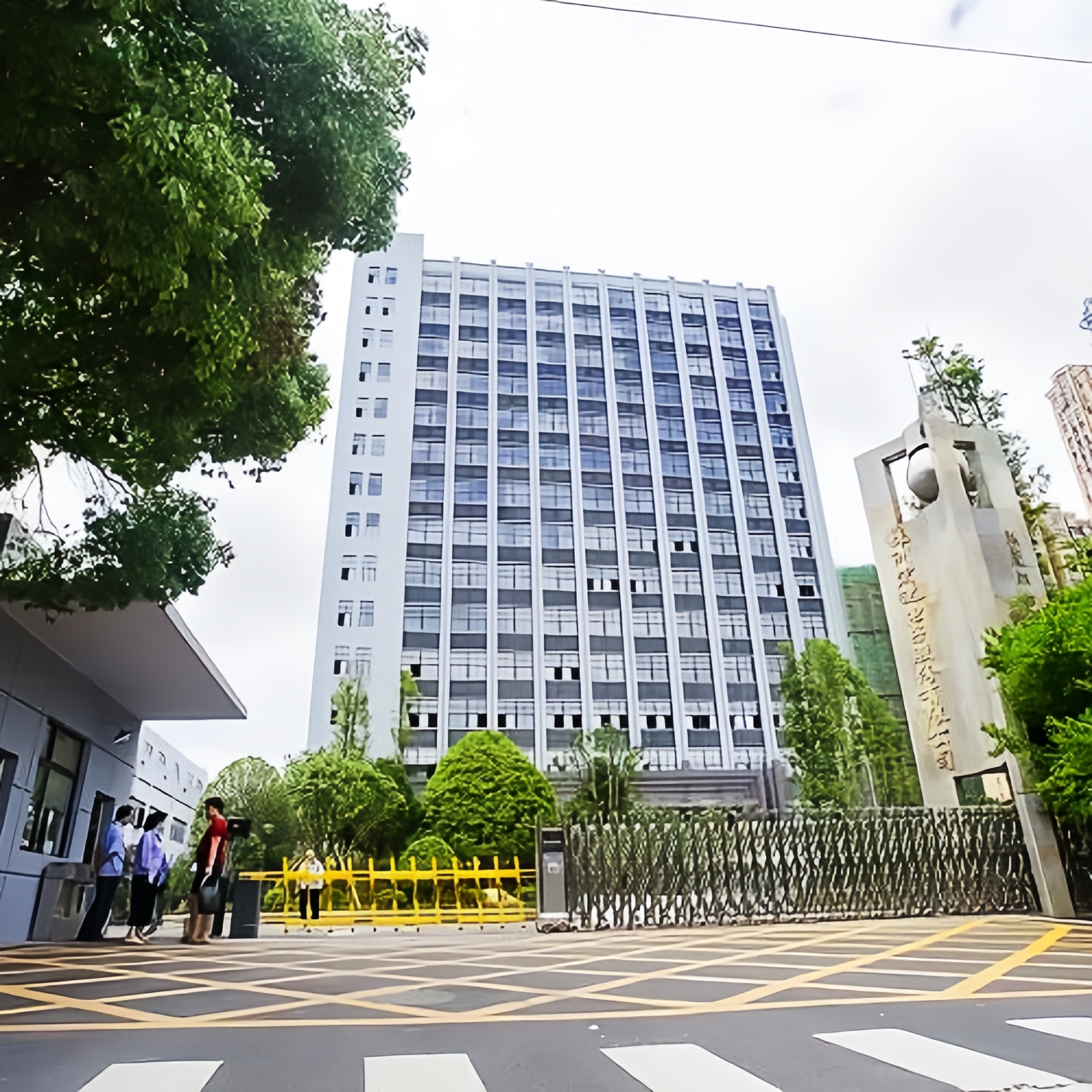 株洲宏達(dá)電子股份：清洗設(shè)備使用中